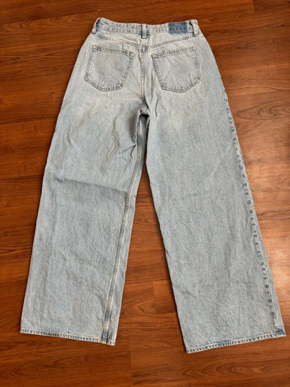 A&F Curve Love High Rise Wide Leg Fish Embroidery Jeans - Picture 6 of 13